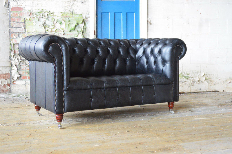 Chesterfield Design Luxus Polster Sofa Couch Sitz Garnitur Leder Textil