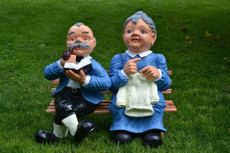 Design Figuren Skulpturen Moderne Dekoration Oma Opa Skulptur Garten Neu Deko