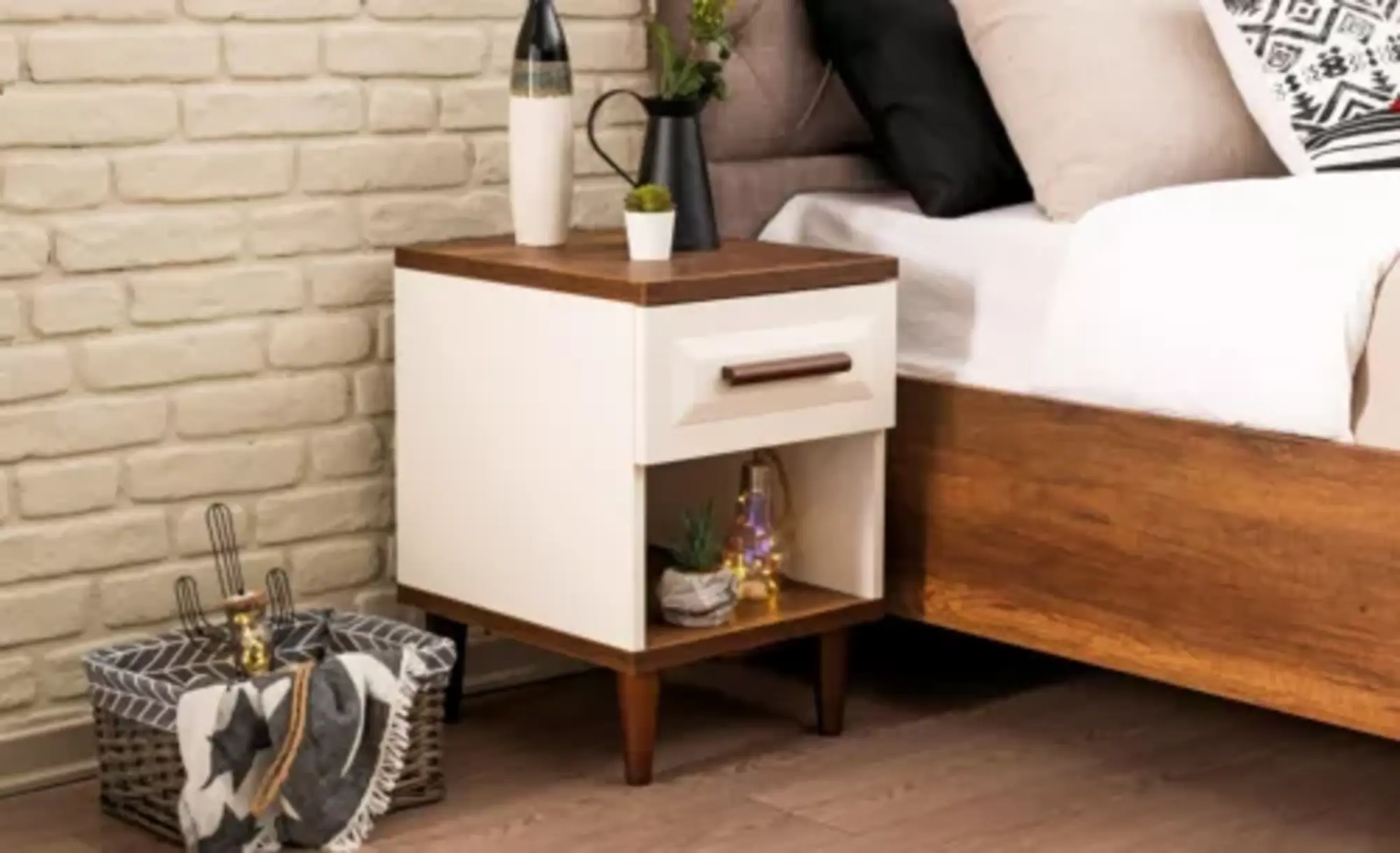 Holzmöbel Nachttisch Schlafzimmer Einrichtung Weiß Luxus Möbel Lehnstuhl