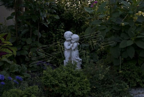 Kind 40cm Skulptur Design Figur Statue Garten Figuren Statuen Skulpturen