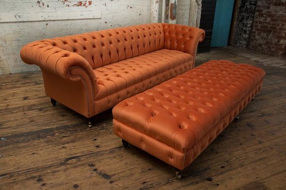 Design Chesterfield Stoff Couch Sofa 4 Sitzer + Hocker Polster Sofas