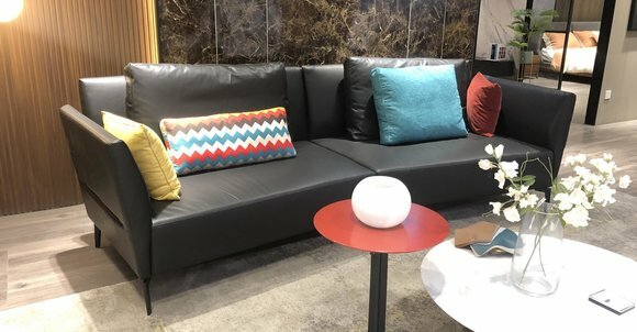 Design Viersitzer Moderne Couch Polster Sofa 4er Sitz Sofas Möbel Big