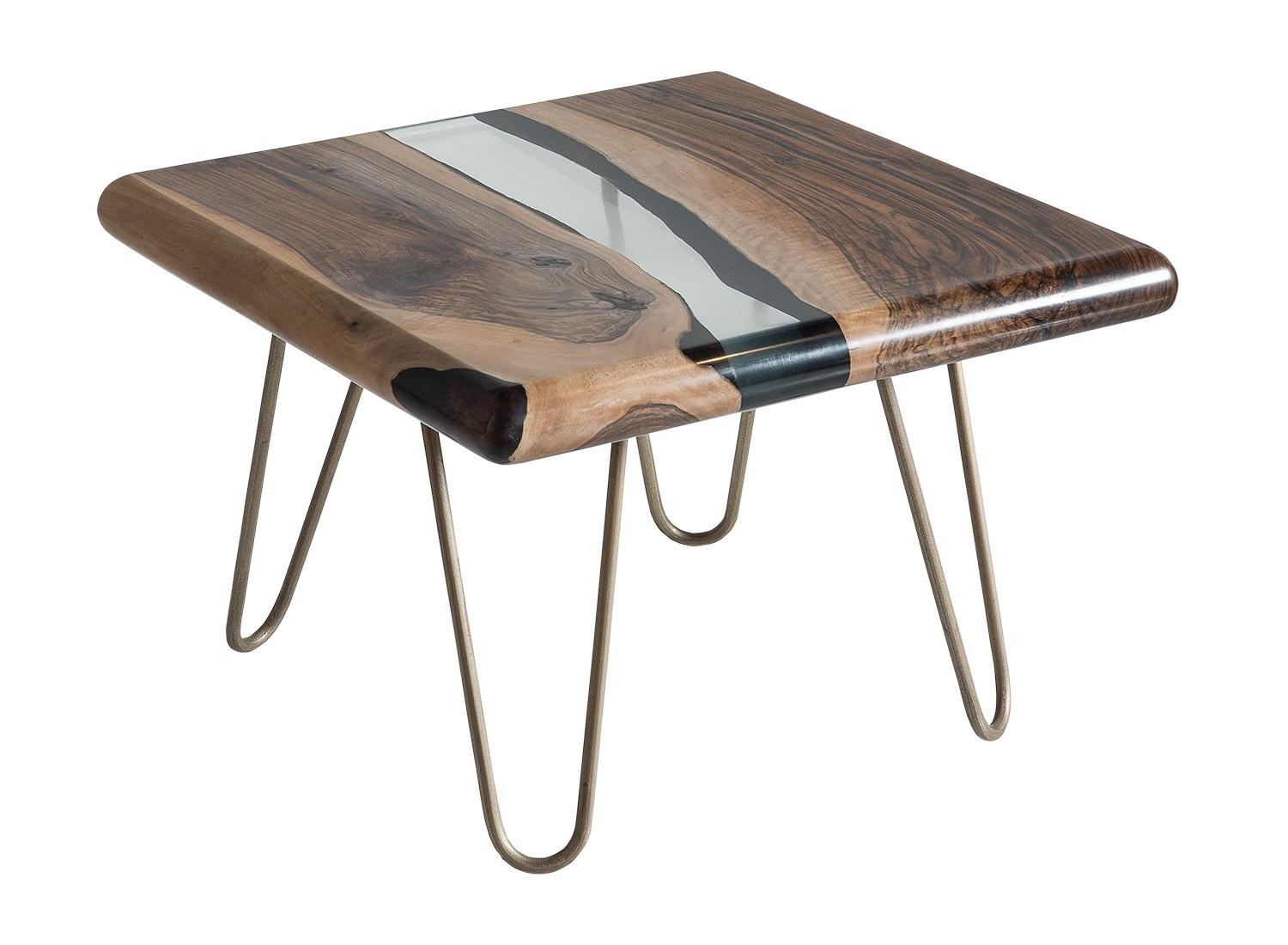 Eleganter brauner Couchtisch aus Holz im modernen Design