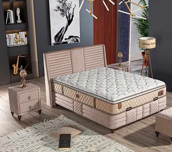 Elegantes Beiges Bett mit Matratze aus Textil und Holz