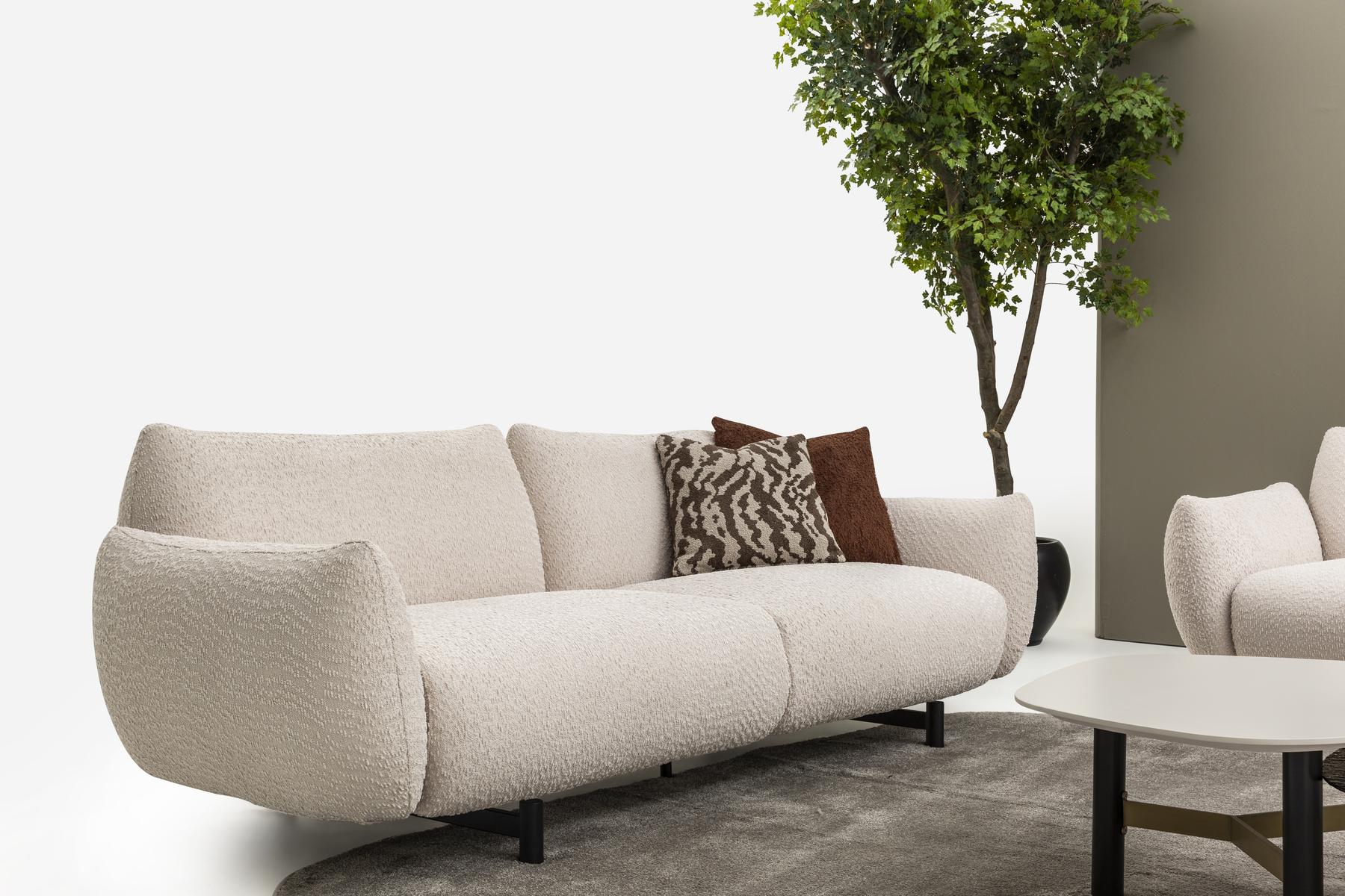 Elegantes beiges 3-Sitzer Sofa aus Textil im modernen Design