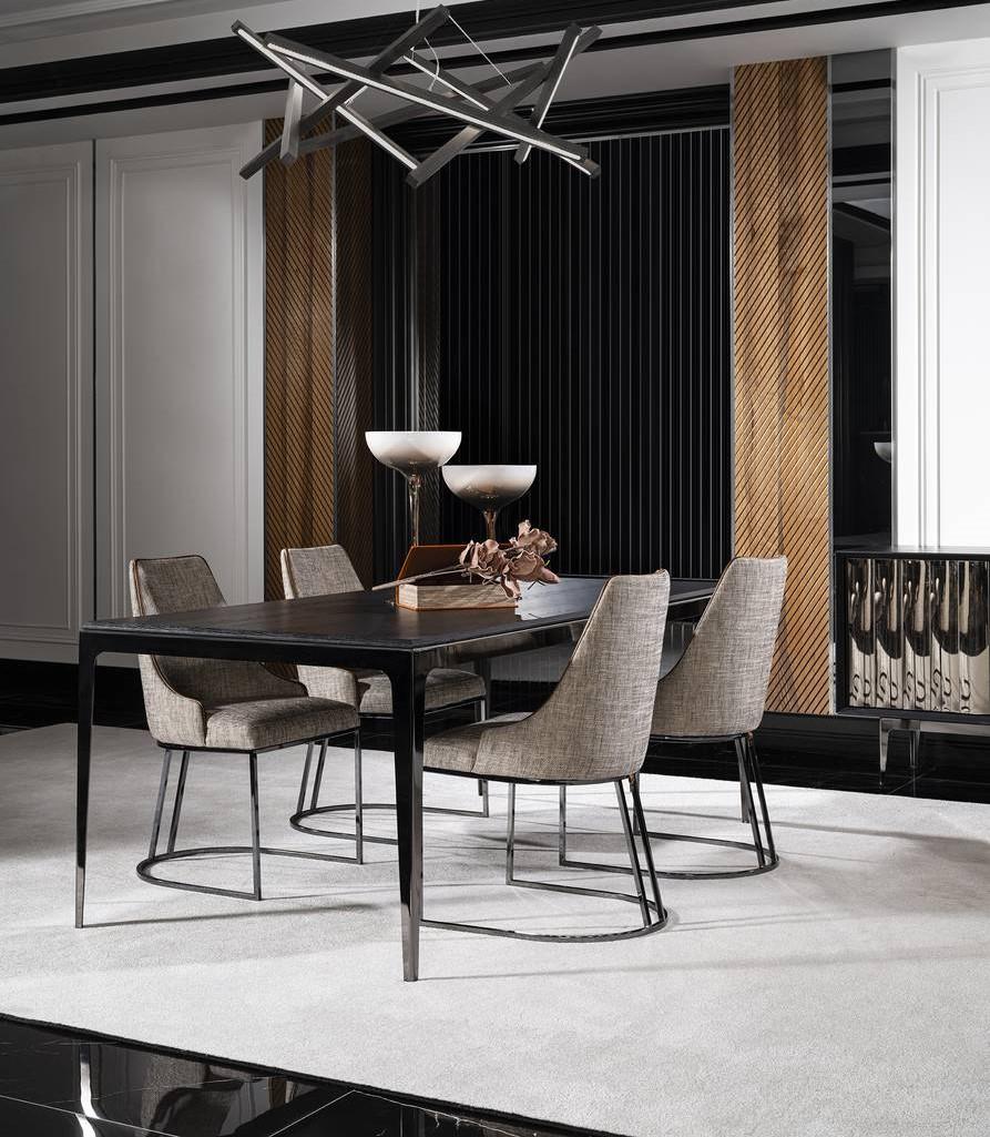 Elegantes schwarzes Esszimmer Set aus Holz mit modernen Stühlen