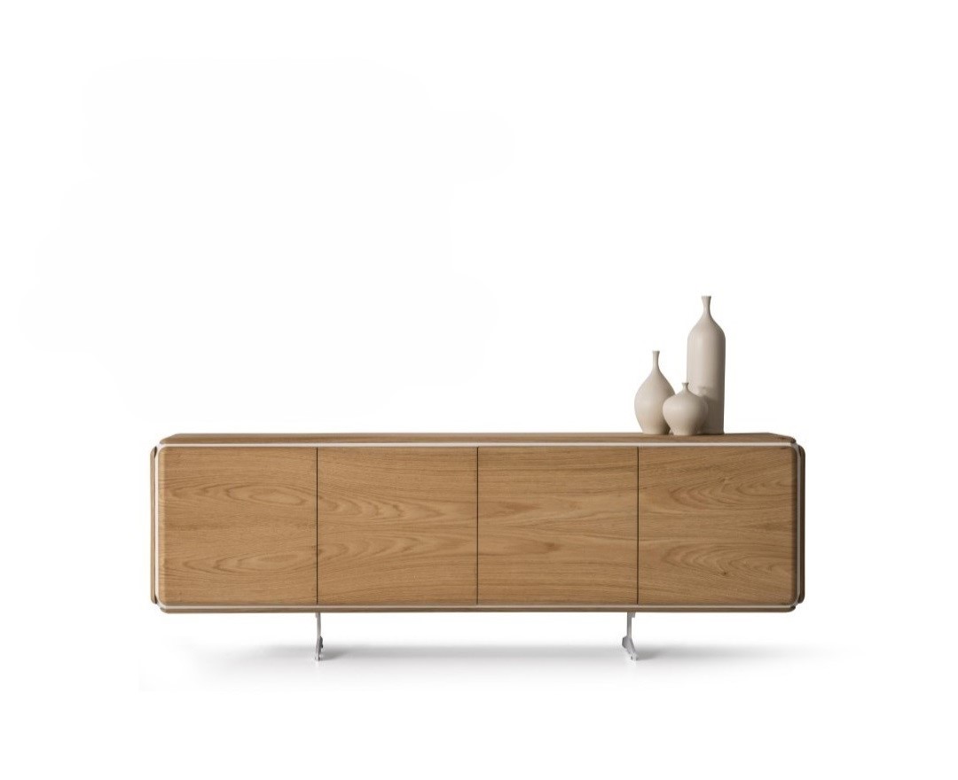 Elegantes braunes Holzsideboard in klassischem Design