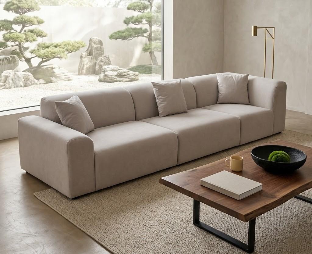 Wohnzimmer Sofa Moderner Stil Beige Holzgestell Kissen Entspannend