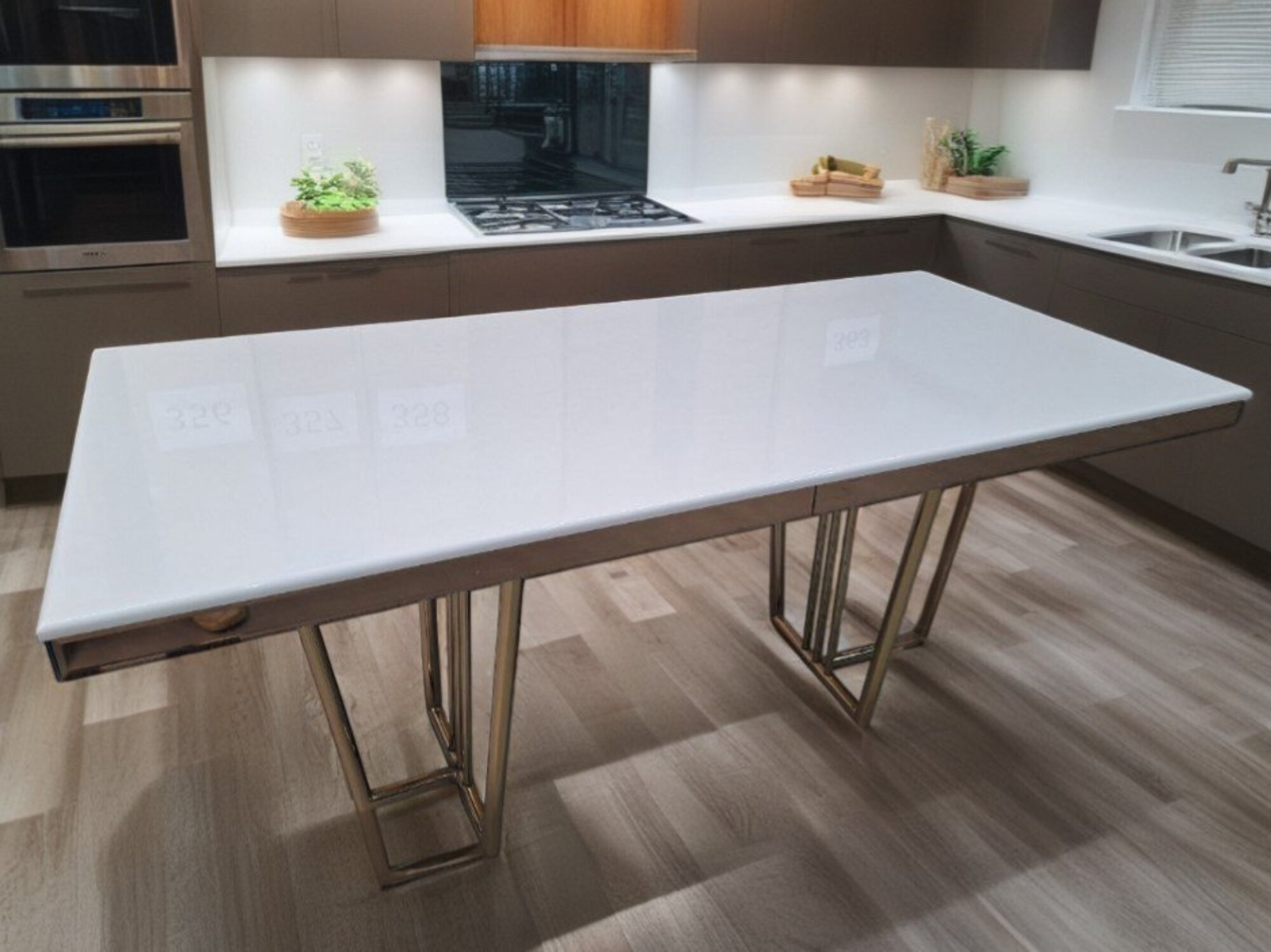 Design-Esstisch „Nero Arora“ moderne Ausstattung für Ihr Esszimmer Sofort