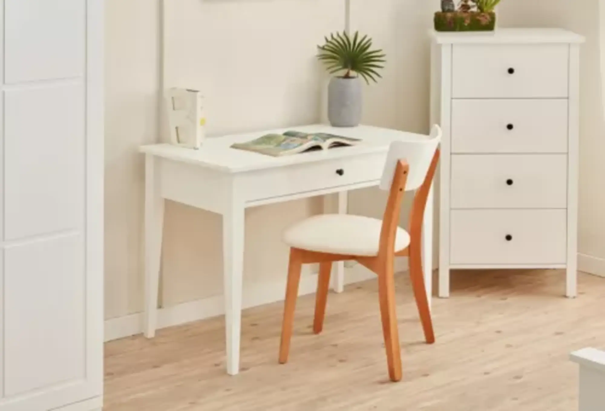 Schlafzimmermöbel Tisch Polsterstuhl Weiß Holzmöbel Einfarbig Stuhl 2tlg