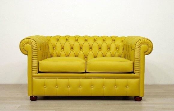 Design Chesterfield Sofa 2 Sitzer Gelb Couch Polster Sofas Wohnzimmer