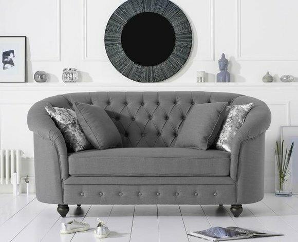 Klassische Textil Couch - Graue Chesterfield Stoff Sofa 2 Sitzer Neu