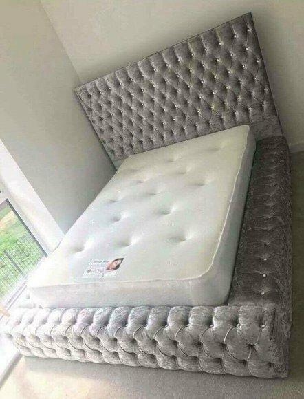 Klassischer Englischer Stil Bett Doppel Textil Chesterfield Betten 160x200cm