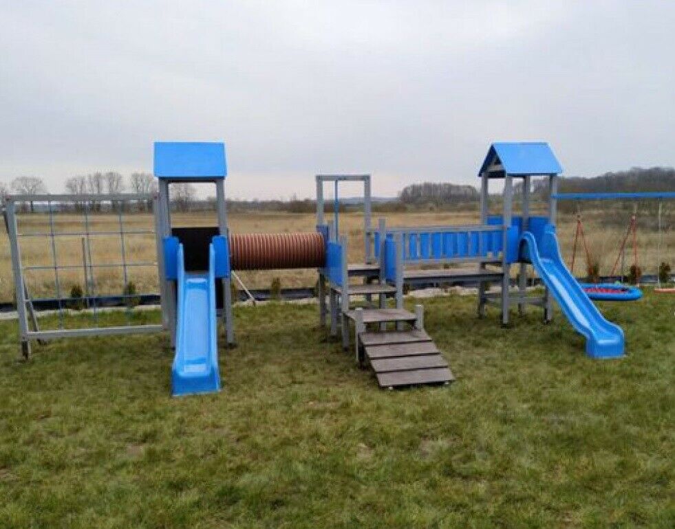 Spielturm Rutsche Kletterturm Holzturm Spielhaus Spielplatz Outdoor Spielplätze