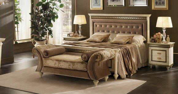 Bett Nachttisch Chaiselongue 4 tlg.Schlafzimmer Set Design Modern Luxus Betten