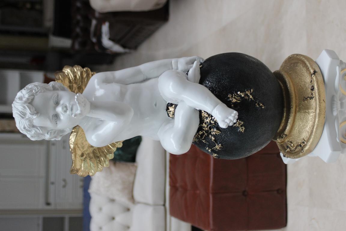 Luxus Engel auf Globus sitzend Statue Design Skulpturen Handarbeit Sofort