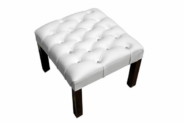 CHESTERFIELD HOCKER WINCHESTER FARBWAHL KRISTALLE CHAISELOUNGE ELEGANT ROYAL