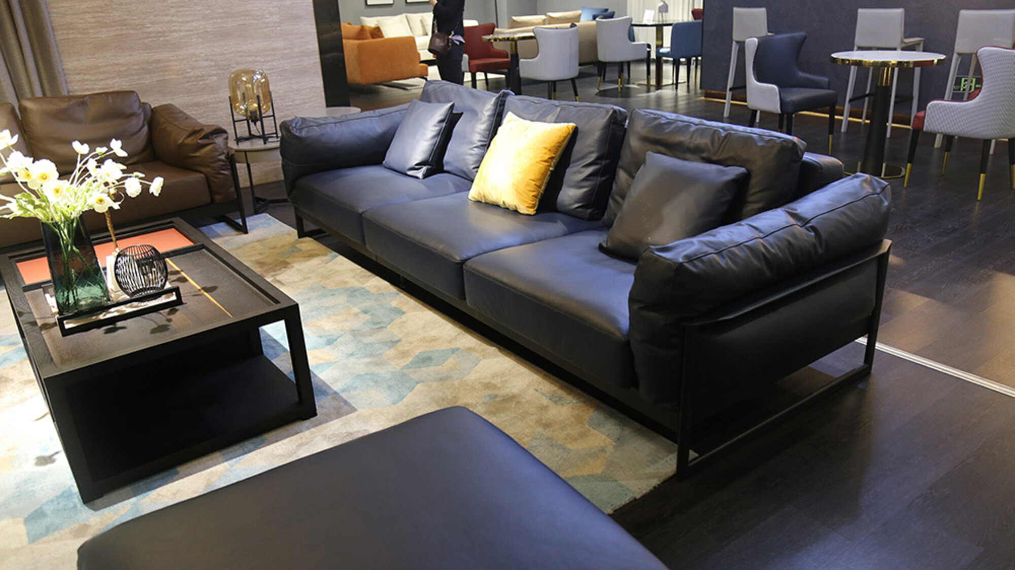 Design Möbel Sofa Coch 3 Sitz Polster Sofas Wohnzimmer Couchen Leder Dreisitzer Sofort