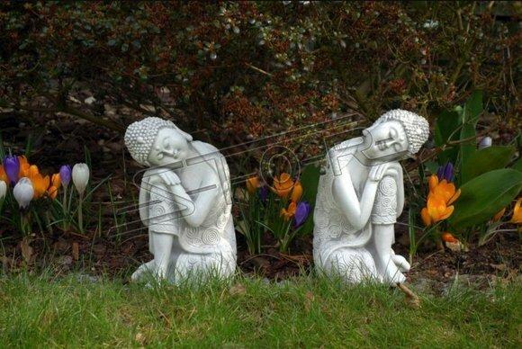 Buddha Skulptur in Steinoptik. Große Skulptur für Garten und Wohnbereich