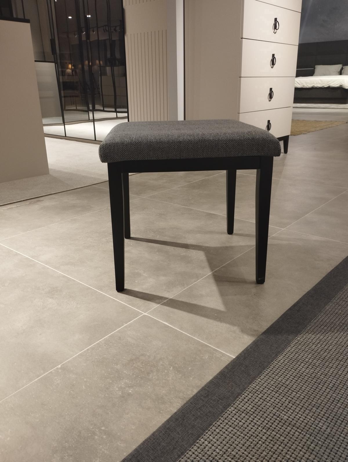 Komfortabel und Stilvoll Moderne Hocker für Schlafzimmer Textil Neu