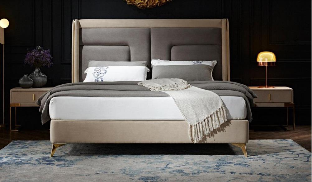 Komplettes Schlafzimmer Set Bett 2x Nachttisch 3 tlg. Sets Designer Betten Luxus