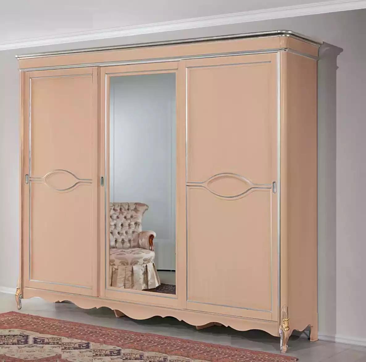Beiger Schlafzimmer Kleiderschrank 3-türig Massivholz Möbel Klassisch