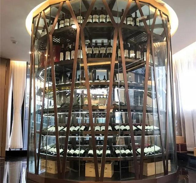 Weinbar Weinturm Rund Weinlagerturm Weinkeller Weinkellerregal Metallregal