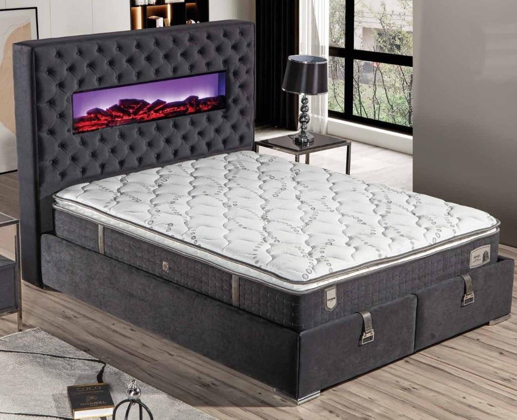 Schwarzes Bett mit Matratze aus Textil und Edelstahl, modernes Design