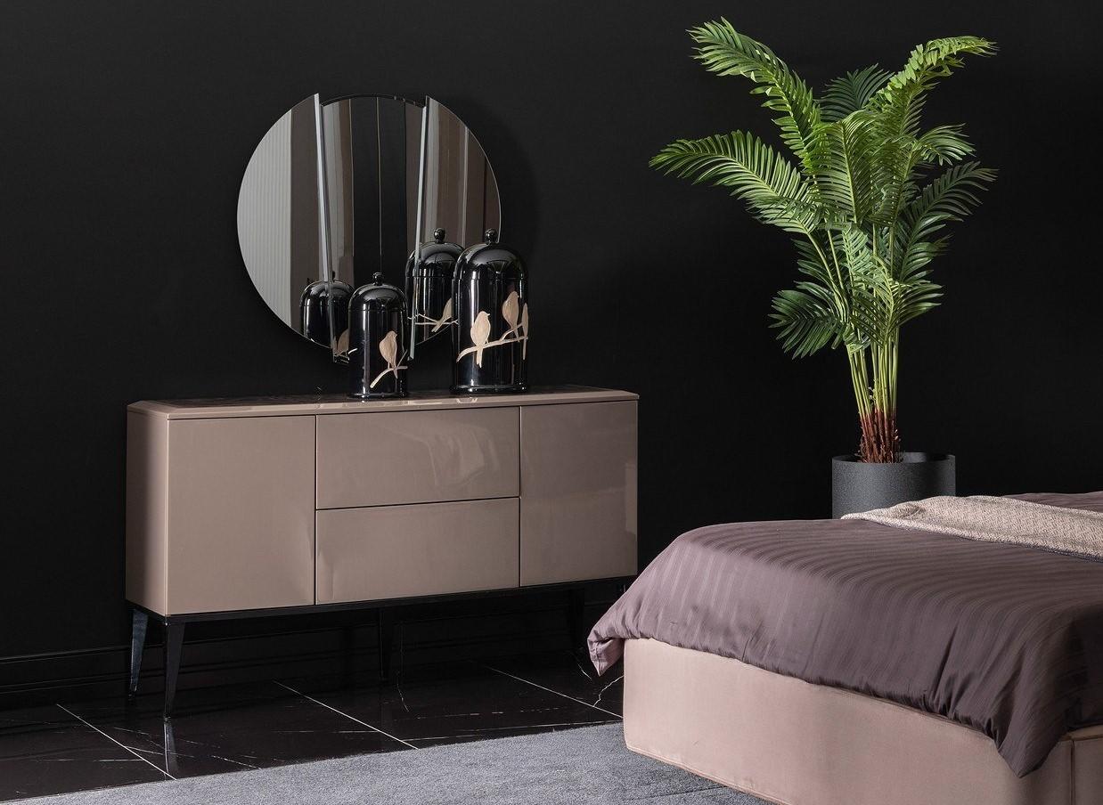 Eleganter Beiger Schminktisch mit Spiegel aus Holz