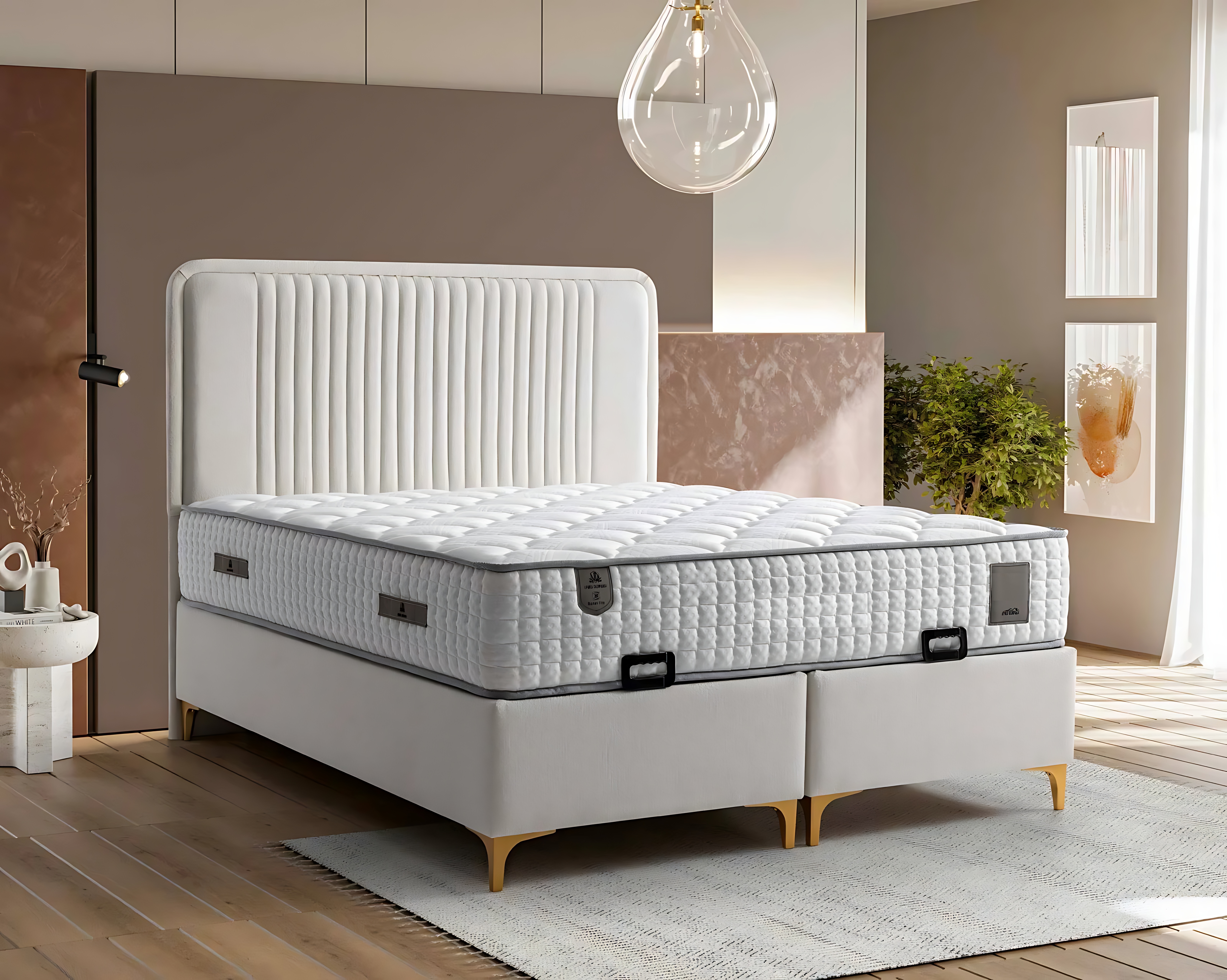 Elegantes Bett mit Matratze in Beige aus Textil und Holz