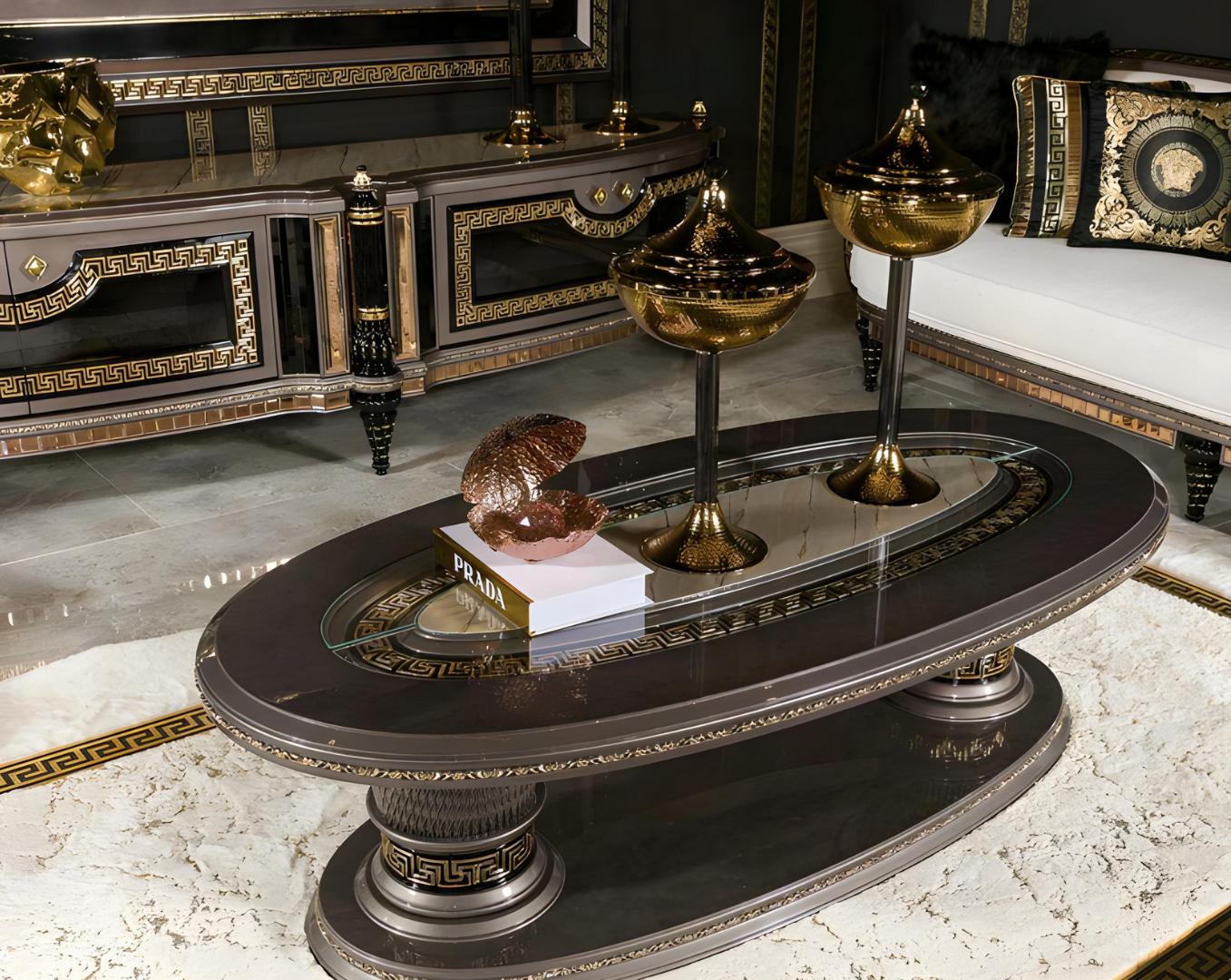 Silbebener stilvoller Couchtisch aus Holz