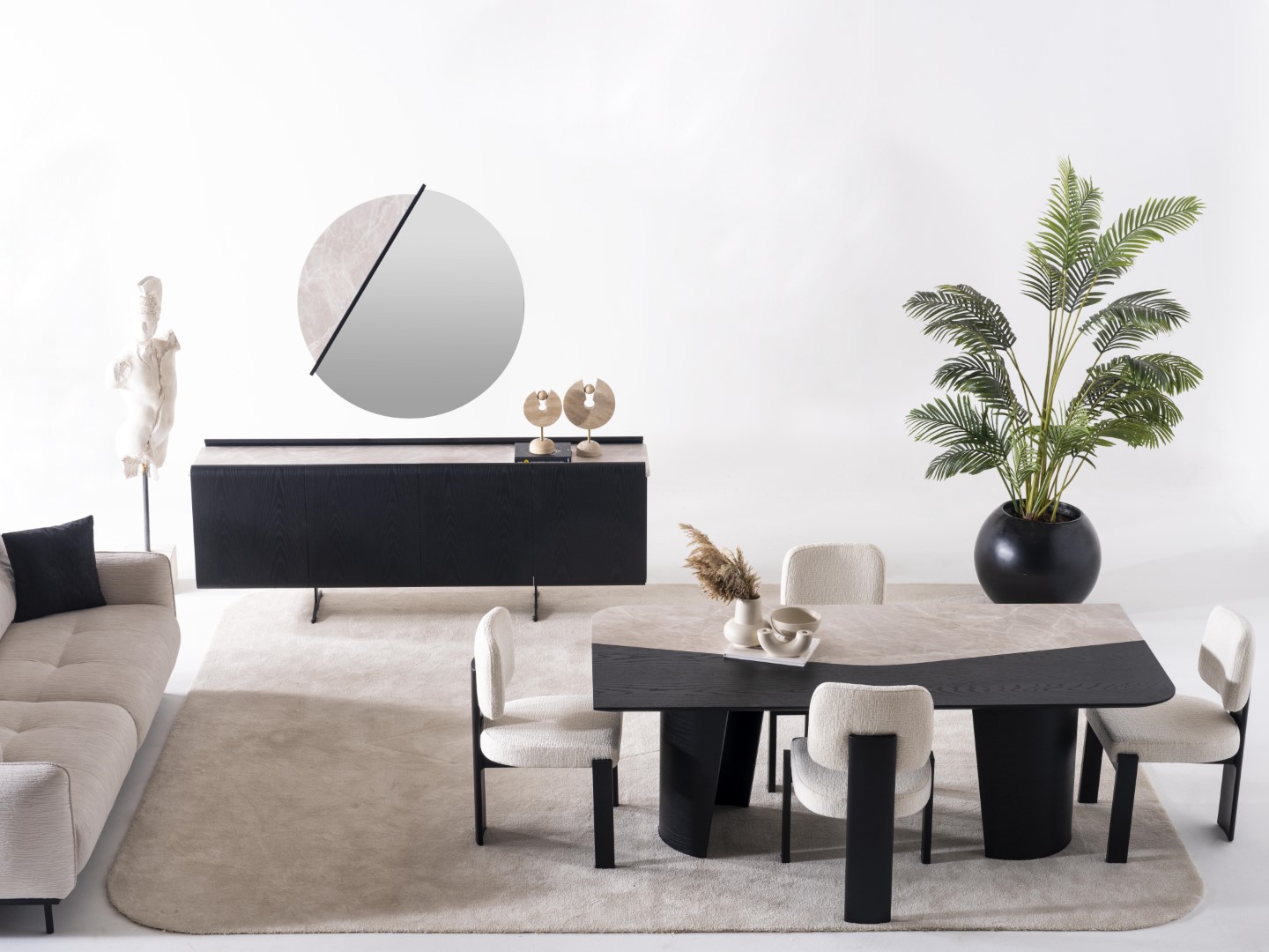 Mehrfarbiges Holz Esszimmer Set mit Tisch, Stühlen, Sideboard