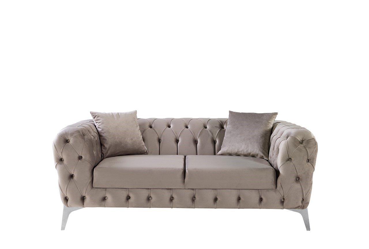 Sofa in modernem Design Schlichte Formen und reichhaltiger Stil