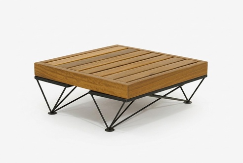 Dunkelbrauner Edel Couchtisch Designer Gartenmöbel Luxuriöser Holztisch
