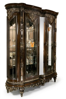 Elegante braune Vitrine aus Holz und Glas in zeitlosem Design