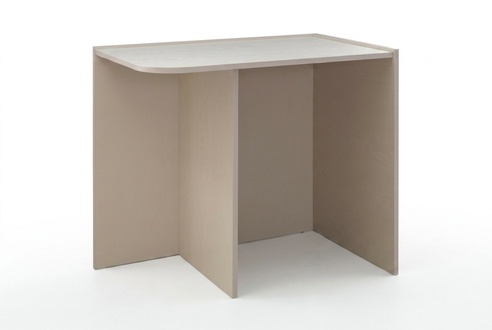 Eleganter beiger Schreibtisch aus Holz für modernes Home Office