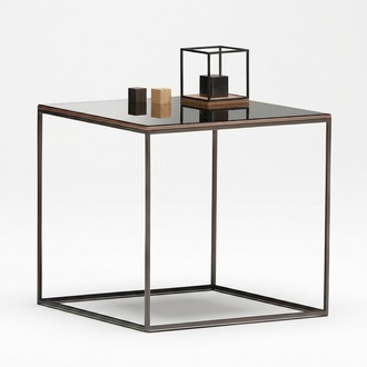 Eleganter Beistelltisch aus Metall in Braun für modernes Wohnzimmer