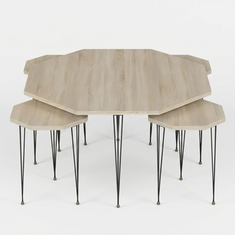 Modernes Beistelltisch Set aus 4 Teilen in Holz-Optik mit filigranen Metallbeinen