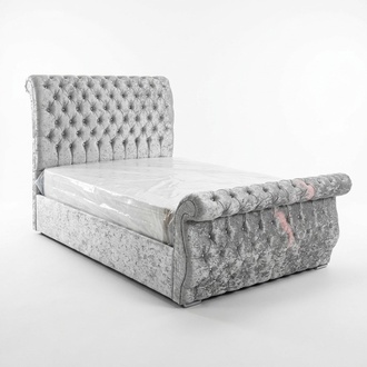 Samt Velvet Chesterfield Design Bett Klassisches Bettgestell Polster Betten